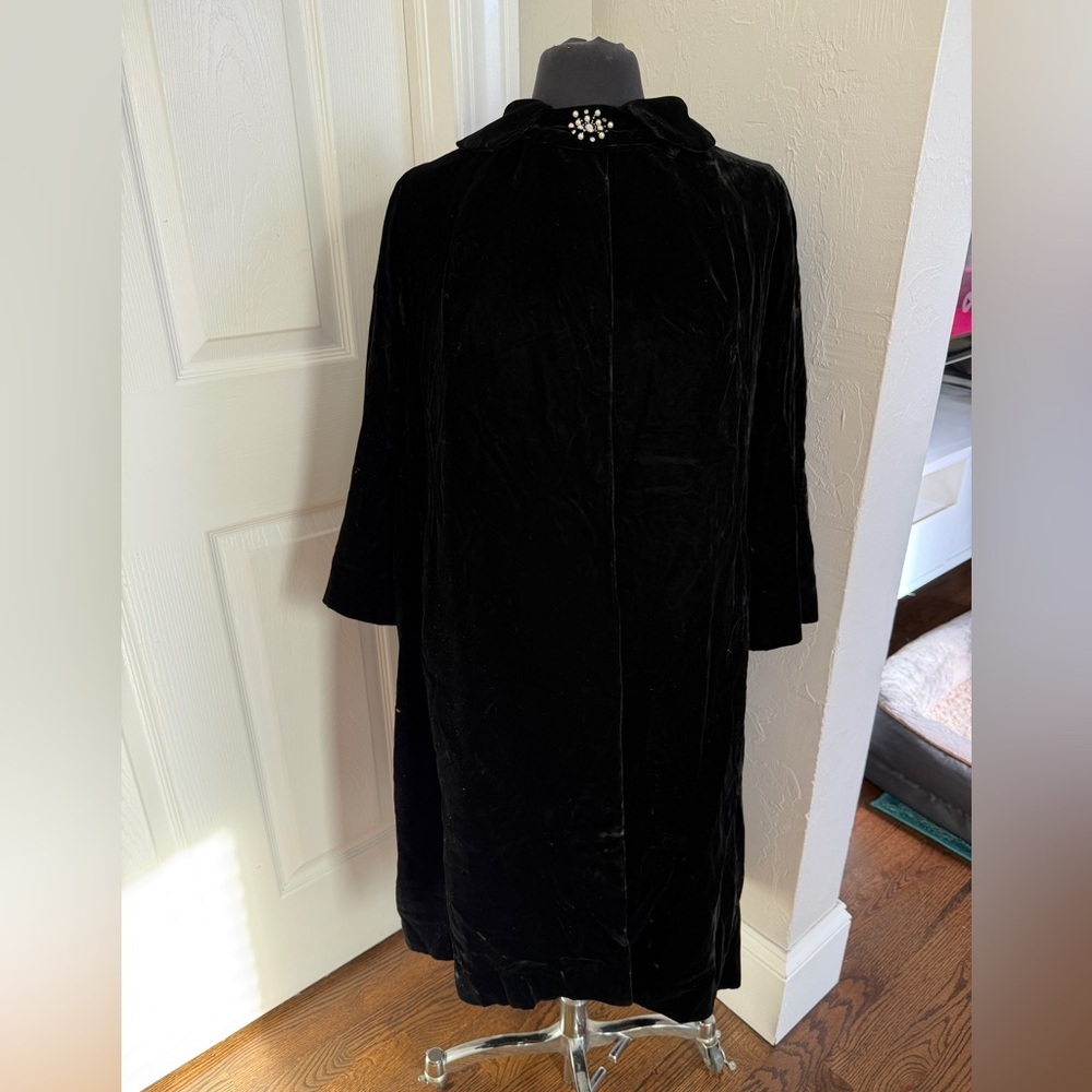 Vintage black velvet opera coat, velvet, satin-lined, 3/4 arm cape/coat